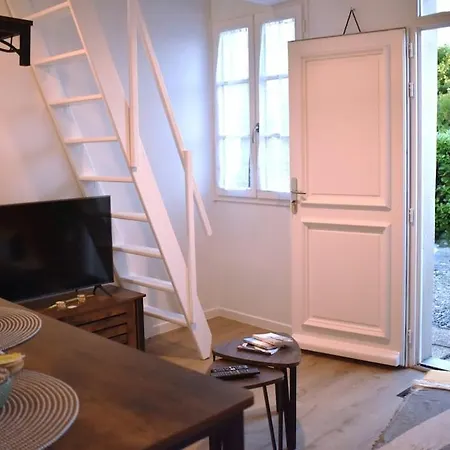 Castera 1 Air-conditioned Apartment Begles