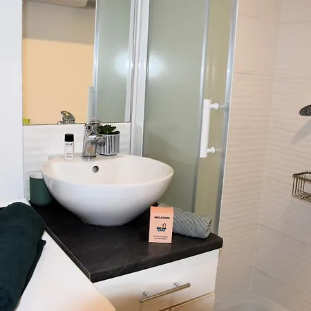 Castera 1 Air-conditioned * Begles