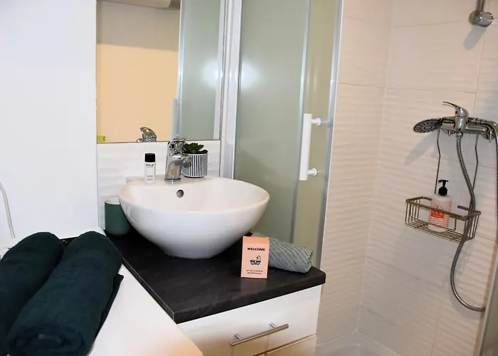 Castera 1 Air-conditioned * Begles