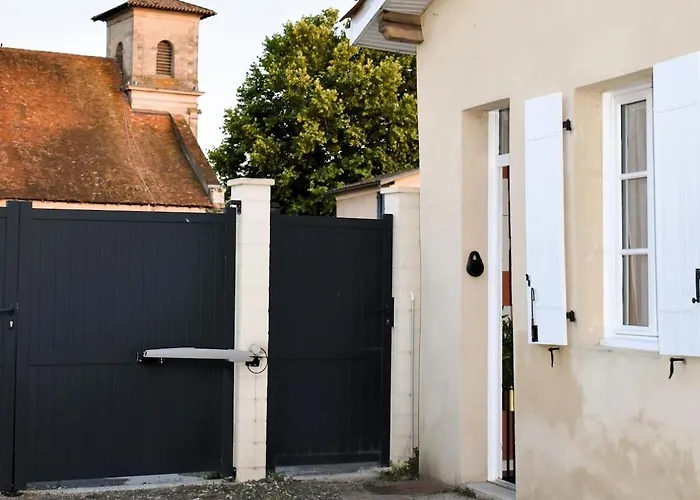 Castera 1 Air-conditioned Apartment *